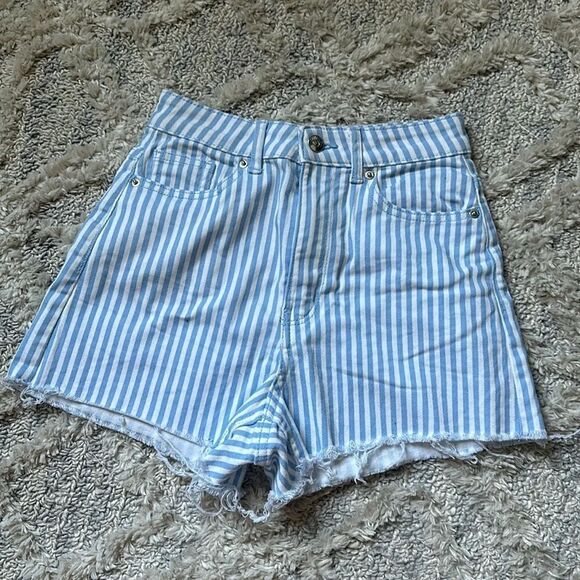 divided Blue and White Striped High Rise Jean Shorts Size‎ 0 - Picture 1 of 3